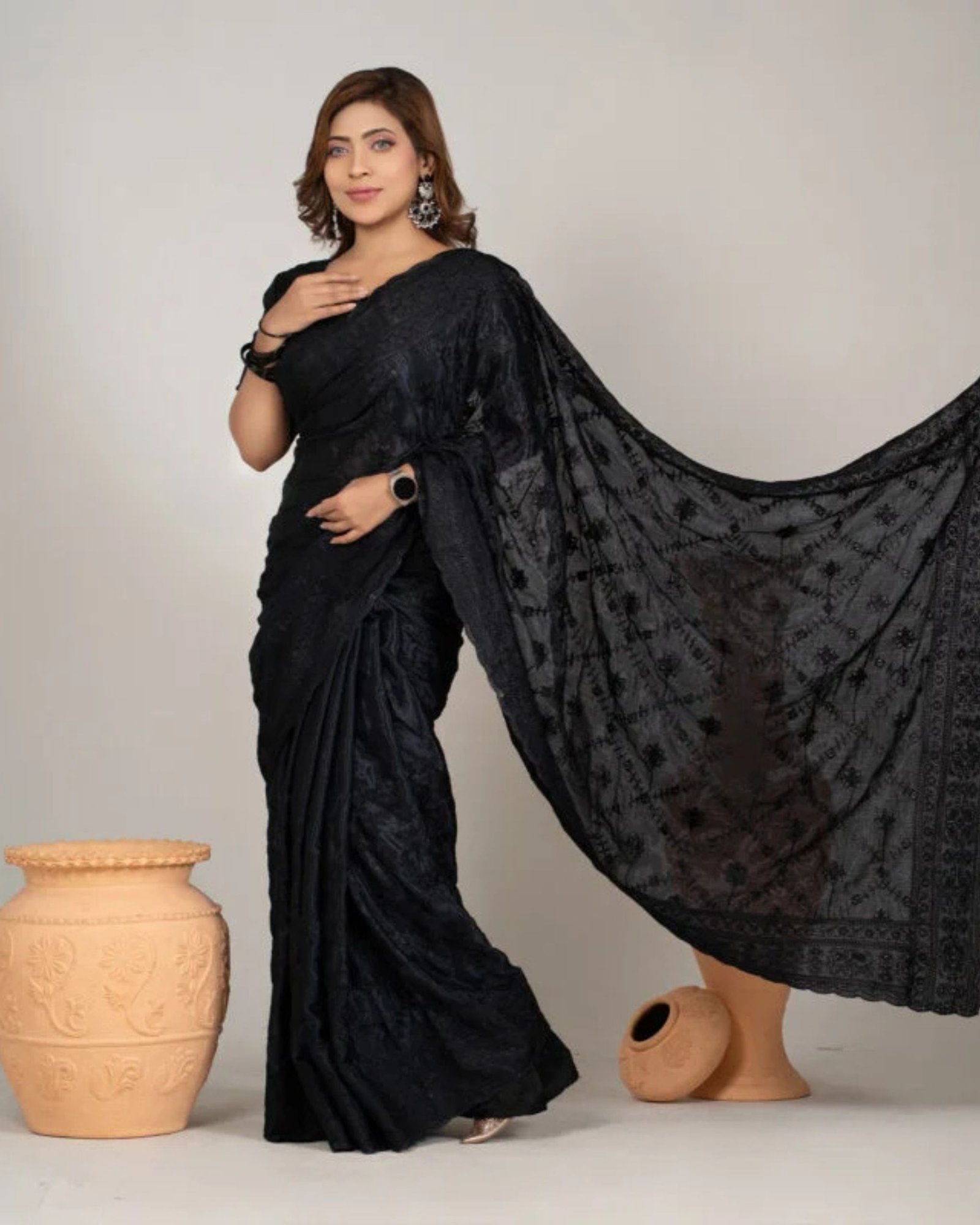black-color-exclusive-embroidered-party-saree-made-of-soft-chinigura-silk-fabrics-3.jpg সফট চিনিগুড়া সিল্ক ফেব্রিক্সের এক্সক্লুসিভ এমব্রয়ডারি পার্টি শাড়ি - Image 1